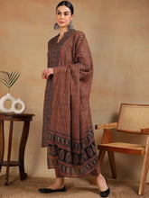 Women Navy Blue Rayon Blend Printed Straight Kurta Pant Set